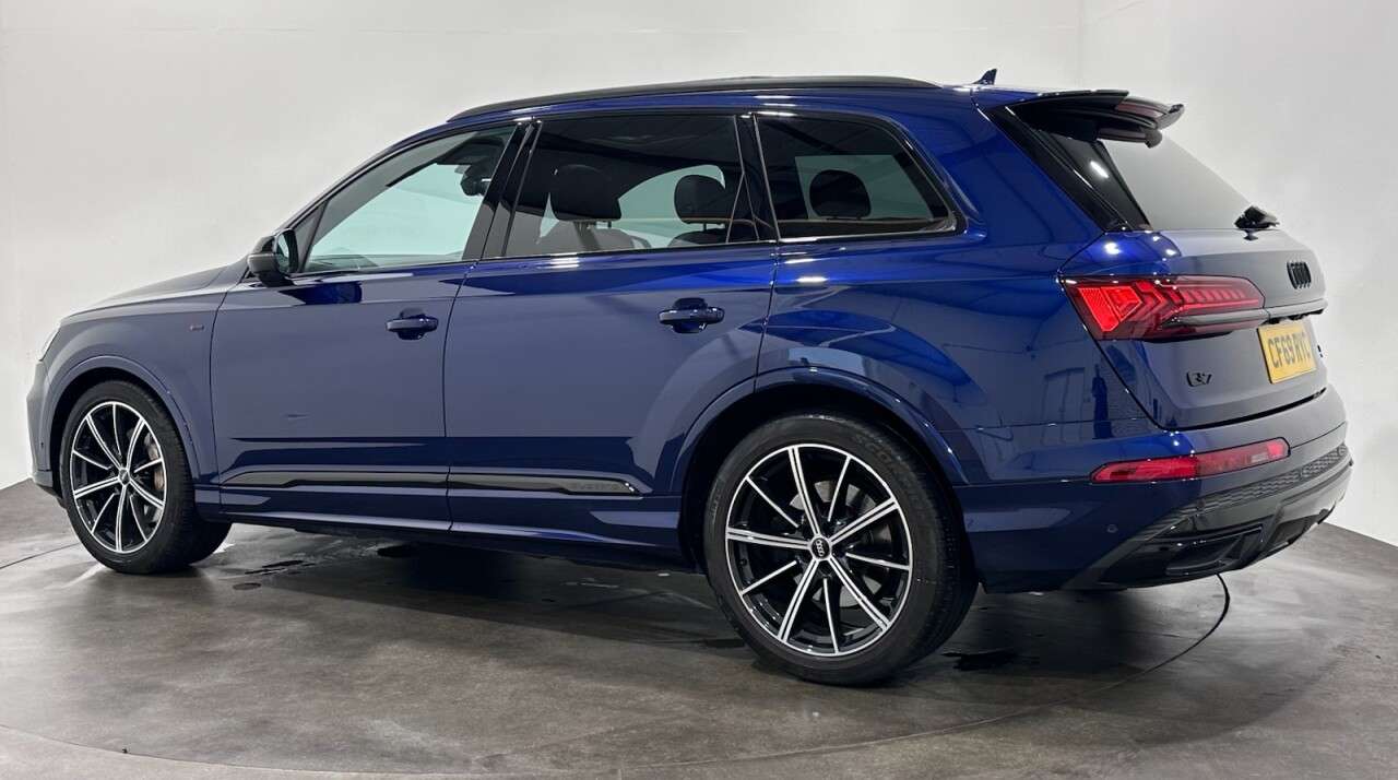 A 2019 AUDI Q7 3.0 TDI V6 50 Black Edition SUV 5dr Diesel Tiptronic quattro Euro 6 (s/s) ( A 2019 AUDI Q7 3.0 TDI V6 50 Black Edition SUV 5dr Diesel Tiptronic quattro Euro 6 (s/s) (