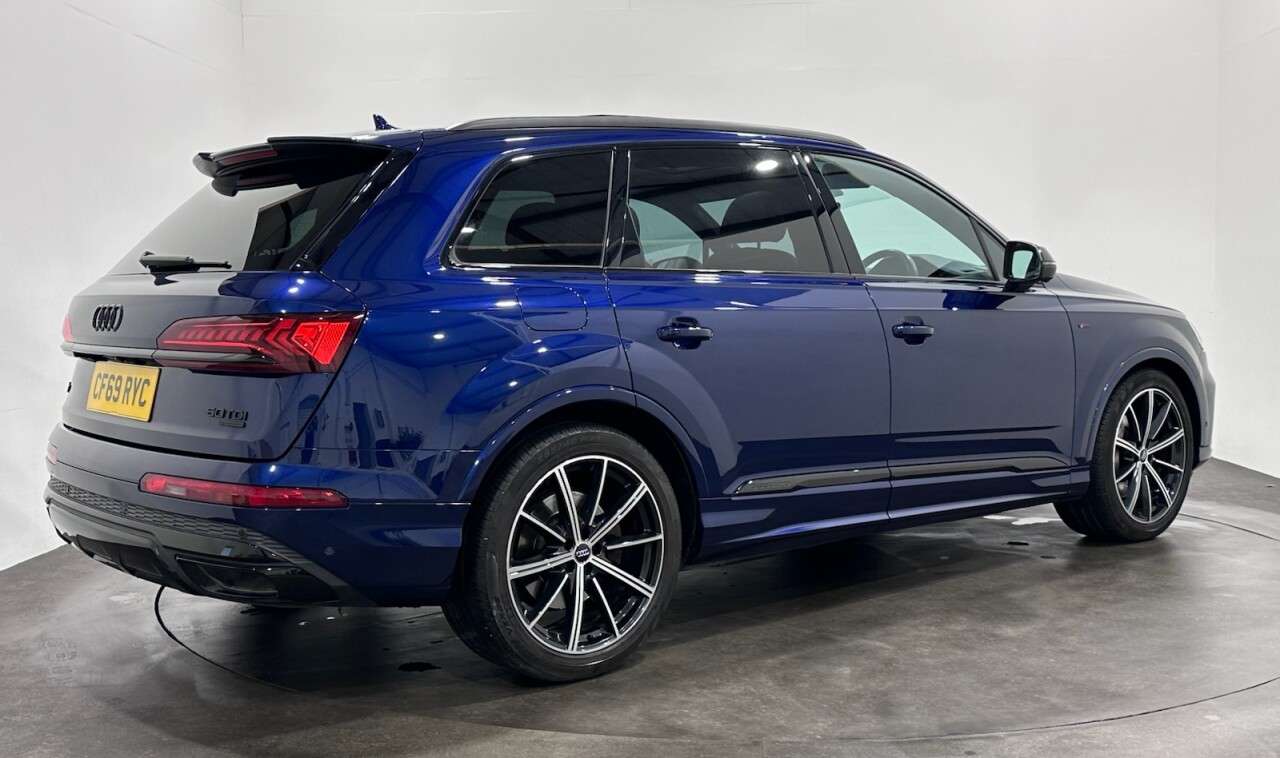 A 2019 AUDI Q7 3.0 TDI V6 50 Black Edition SUV 5dr Diesel Tiptronic quattro Euro 6 (s/s) ( A 2019 AUDI Q7 3.0 TDI V6 50 Black Edition SUV 5dr Diesel Tiptronic quattro Euro 6 (s/s) (