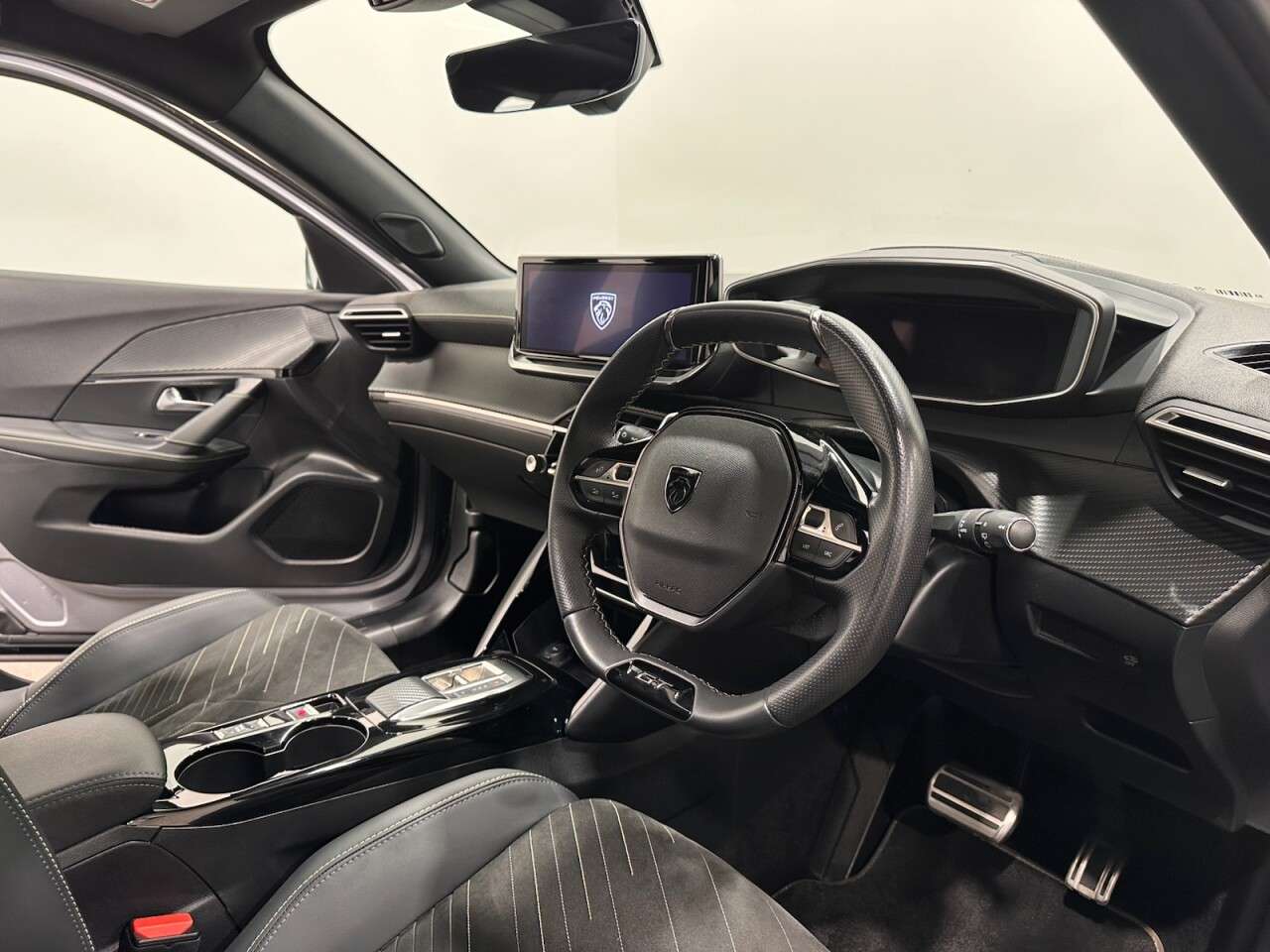 2024 PEUGEOT 2008 2024 PEUGEOT 2008