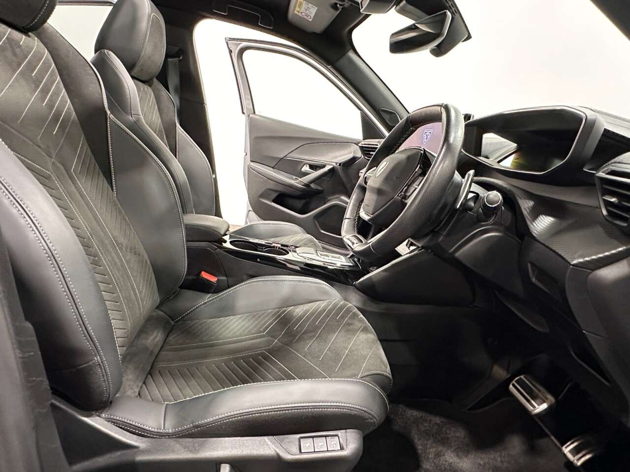 2024 PEUGEOT 2008 2024 PEUGEOT 2008