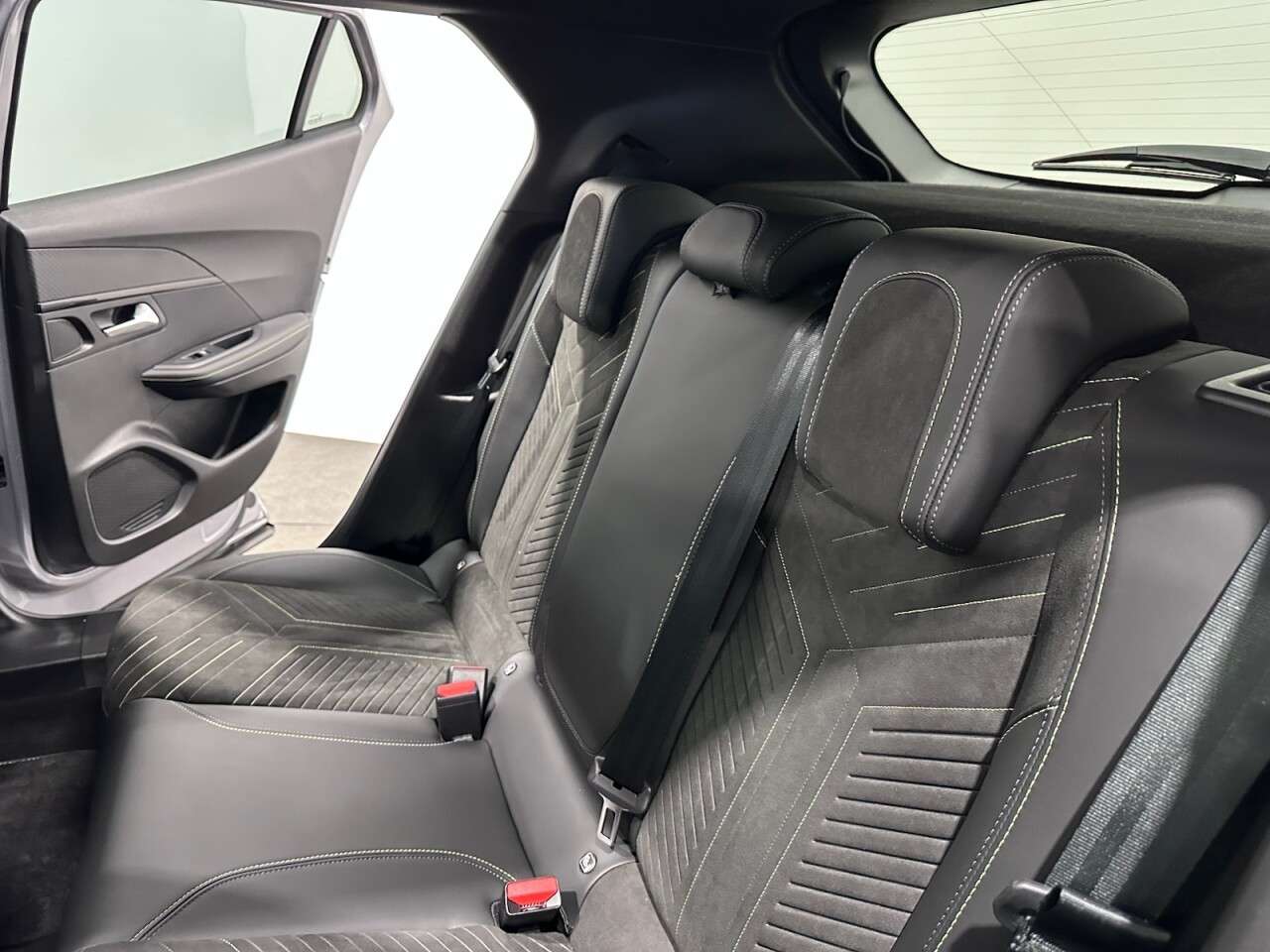2024 PEUGEOT 2008 2024 PEUGEOT 2008