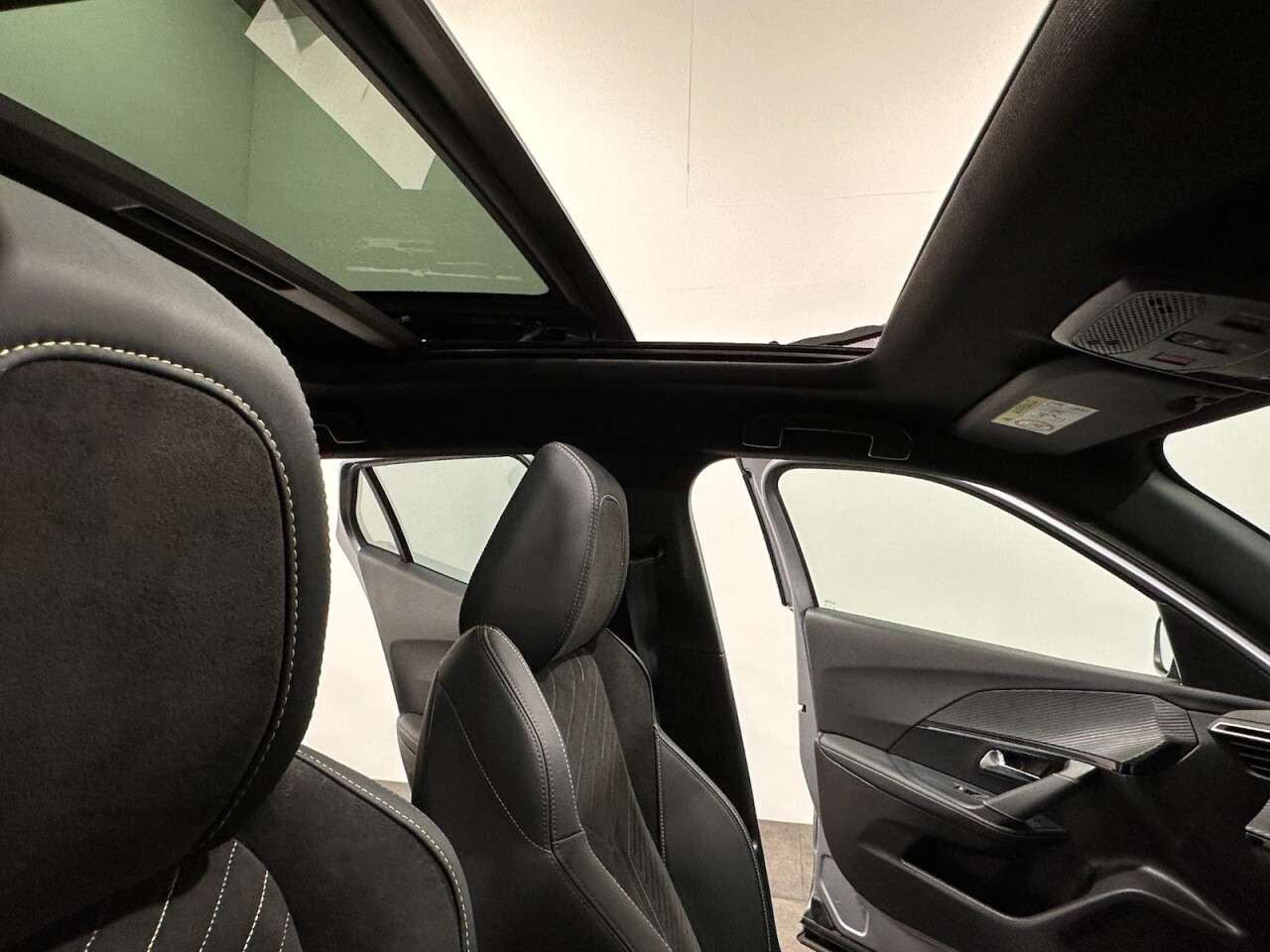2024 PEUGEOT 2008 2024 PEUGEOT 2008