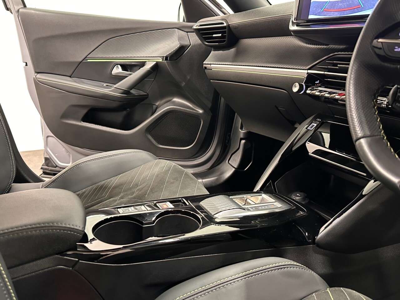 2024 PEUGEOT 2008 2024 PEUGEOT 2008