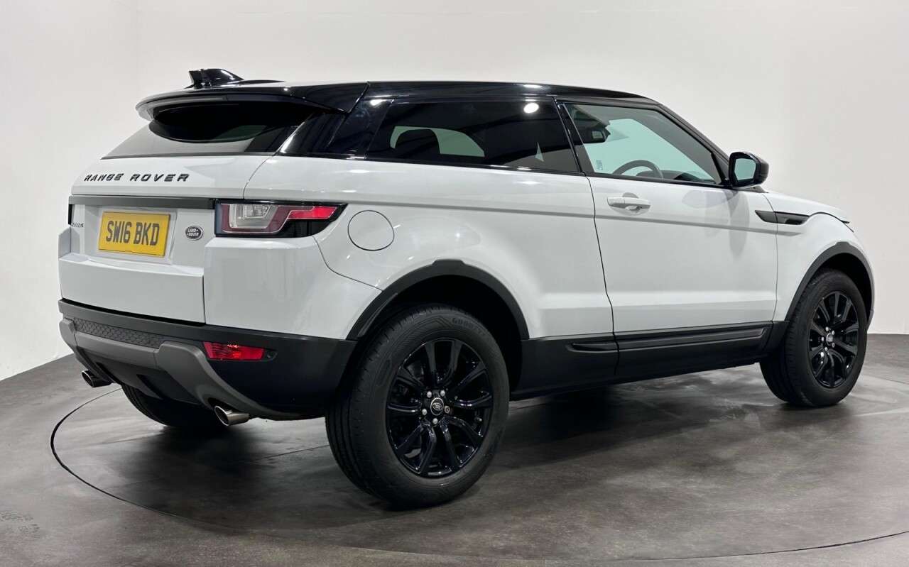 A 2016 LAND ROVER RANGE ROVER EVOQUE 2.0 TD4 SE Tech Coupe 3dr Diesel Auto 4WD Euro 6 (s/s) (180 ps) Panoramic G A 2016 LAND ROVER RANGE ROVER EVOQUE 2.0 TD4 SE Tech Coupe 3dr Diesel Auto 4WD Euro 6 (s/s) (180 ps) Panoramic G