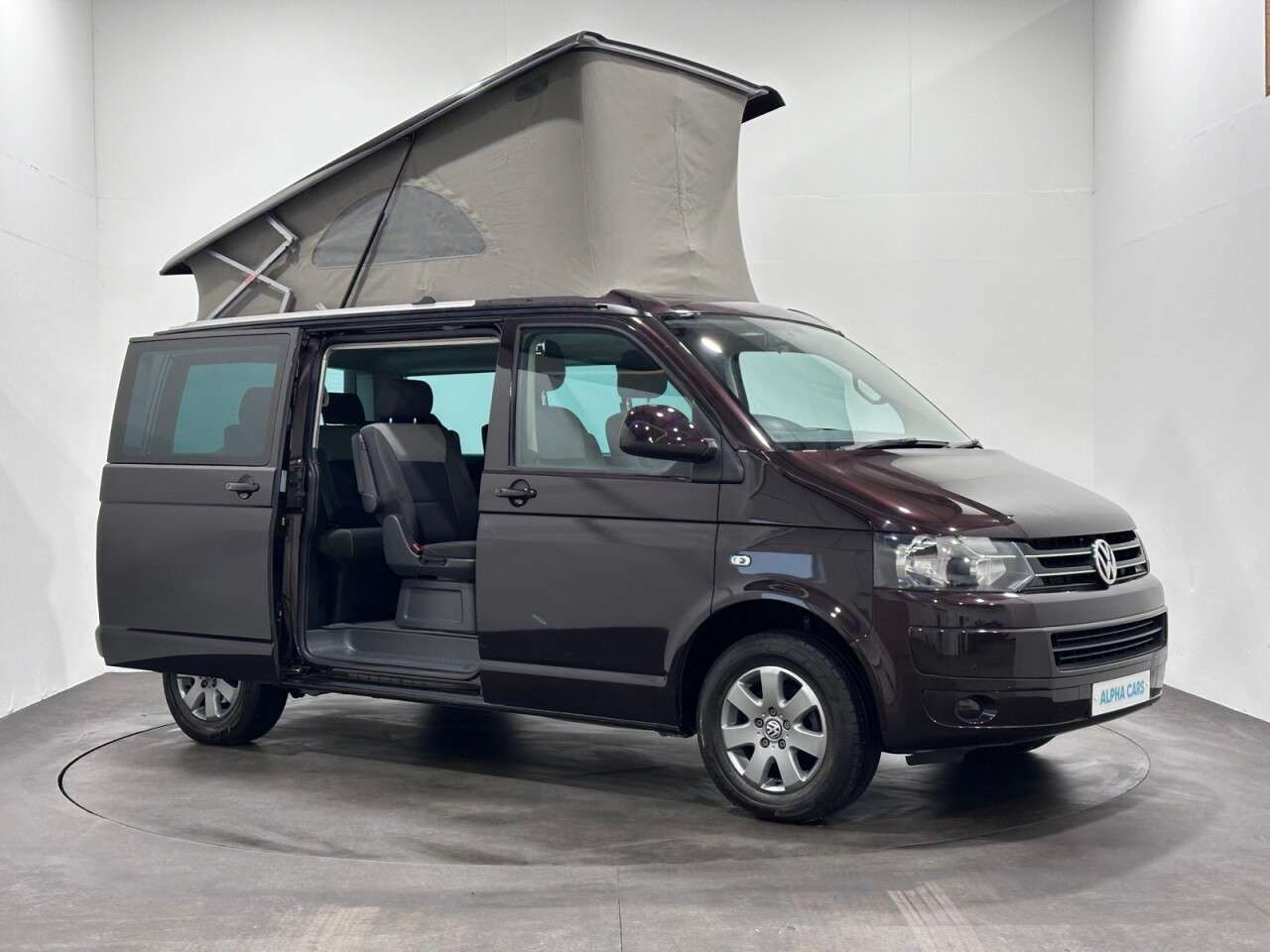 A 2015 VOLKSWAGEN CALIFORNIA 2l Auto 139 BHP Pop Top Day Van A 2015 VOLKSWAGEN CALIFORNIA 2l Auto 139 BHP Pop Top Day Van