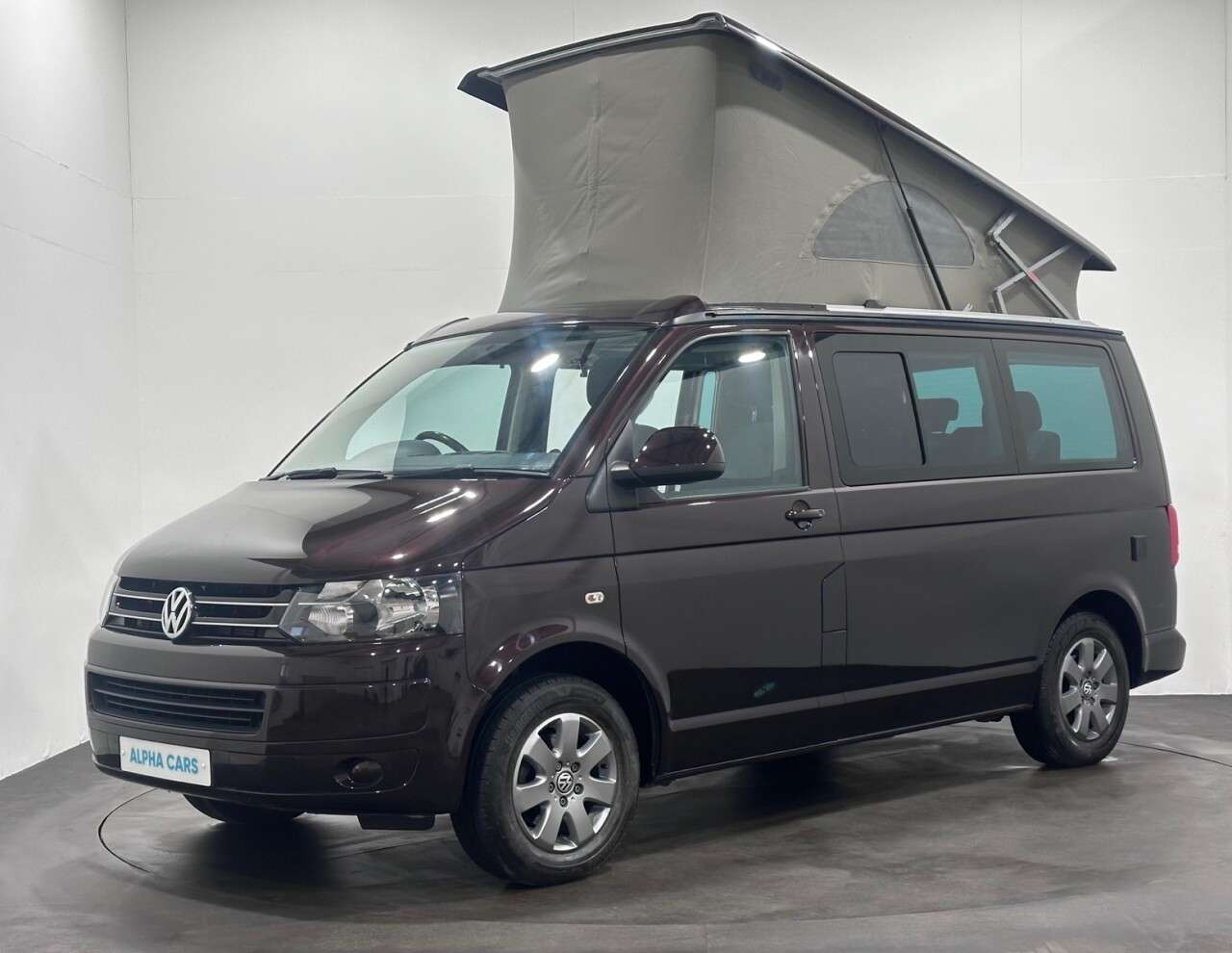 A 2015 VOLKSWAGEN CALIFORNIA 2l Auto 139 BHP Pop Top Day Van A 2015 VOLKSWAGEN CALIFORNIA 2l Auto 139 BHP Pop Top Day Van