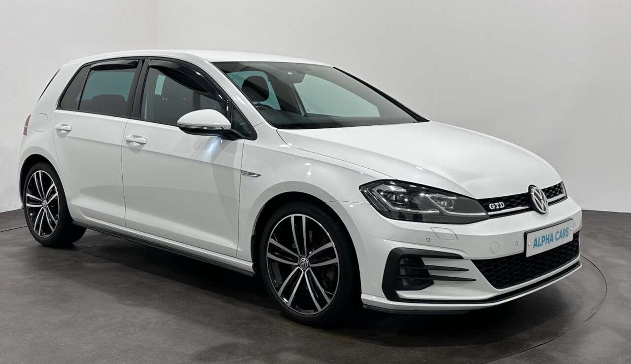 A 2018 VOLKSWAGEN GOLF 2.0 TDI GTD Hatchback 5dr Diesel DSG Euro 6 (s/s) (184 ps) Heated Seats A 2018 VOLKSWAGEN GOLF 2.0 TDI GTD Hatchback 5dr Diesel DSG Euro 6 (s/s) (184 ps) Heated Seats