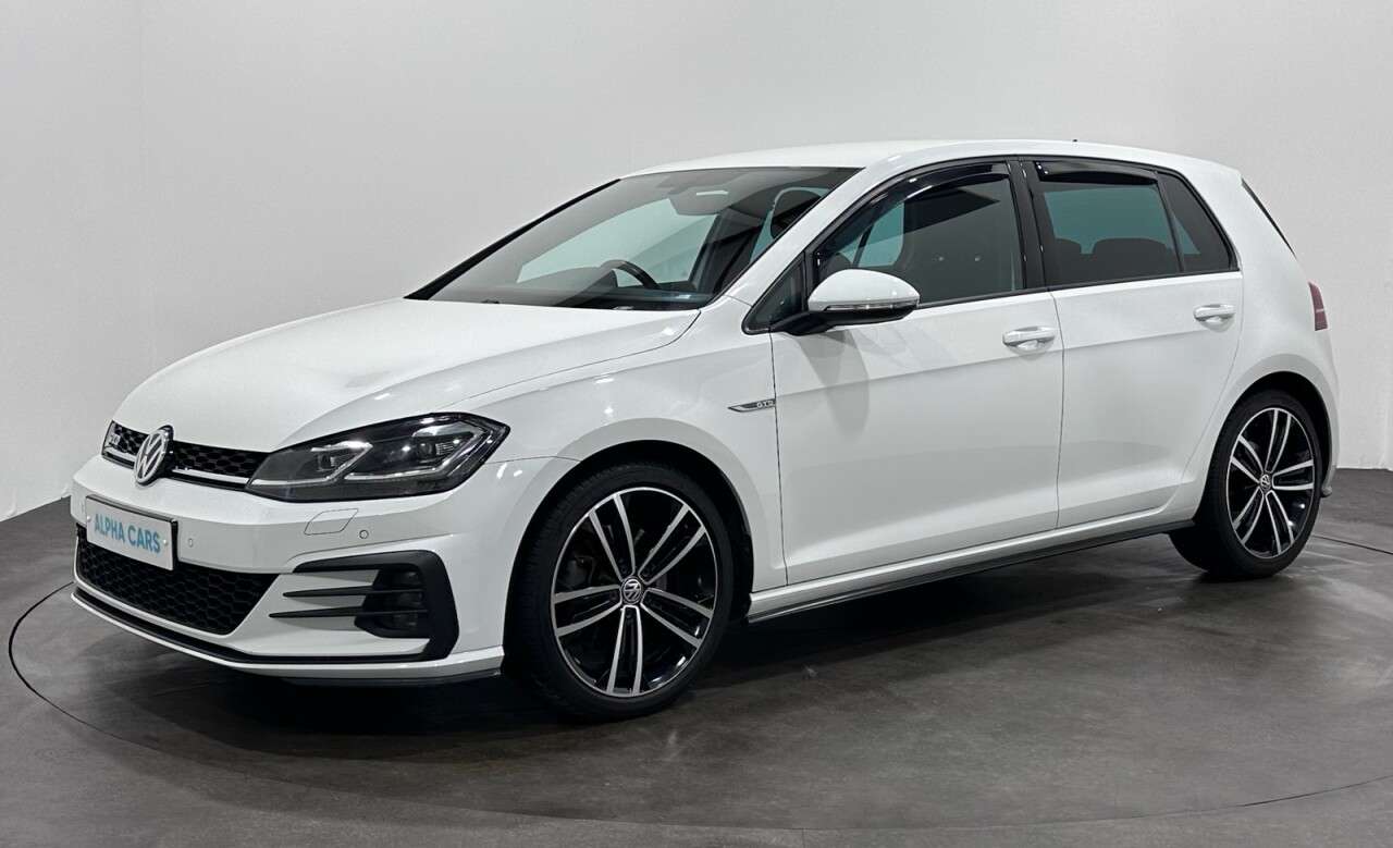 A 2018 VOLKSWAGEN GOLF 2.0 TDI GTD Hatchback 5dr Diesel DSG Euro 6 (s/s) (184 ps) Heated Seats A 2018 VOLKSWAGEN GOLF 2.0 TDI GTD Hatchback 5dr Diesel DSG Euro 6 (s/s) (184 ps) Heated Seats