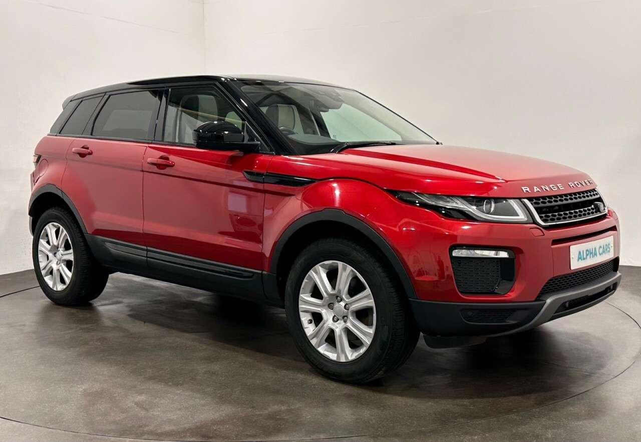 A 2018 LAND ROVER RANGE ROVER EVOQUE 2.0 TD4 SE Tech SUV 5dr Diesel Auto 4WD Euro 6 (s/s) (180 ps) A 2018 LAND ROVER RANGE ROVER EVOQUE 2.0 TD4 SE Tech SUV 5dr Diesel Auto 4WD Euro 6 (s/s) (180 ps)