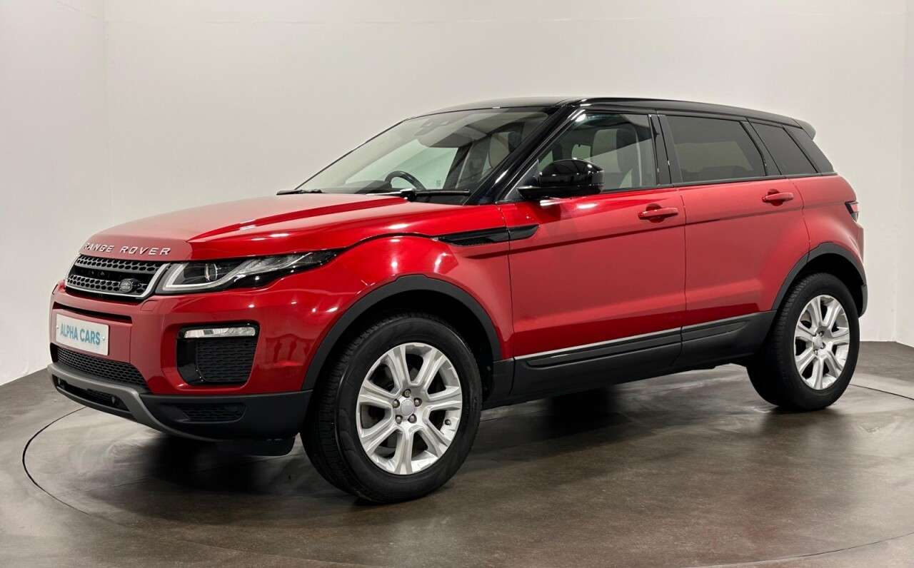 A 2018 LAND ROVER RANGE ROVER EVOQUE 2.0 TD4 SE Tech SUV 5dr Diesel Auto 4WD Euro 6 (s/s) (180 ps) A 2018 LAND ROVER RANGE ROVER EVOQUE 2.0 TD4 SE Tech SUV 5dr Diesel Auto 4WD Euro 6 (s/s) (180 ps)