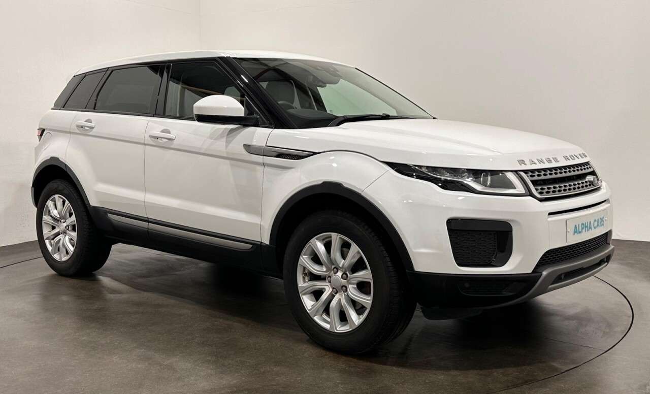 A 2018 LAND ROVER RANGE ROVER EVOQUE 2.0 TD4 SE SUV 5dr Diesel Auto 4WD Euro 6 (s/s) (180 ps) A 2018 LAND ROVER RANGE ROVER EVOQUE 2.0 TD4 SE SUV 5dr Diesel Auto 4WD Euro 6 (s/s) (180 ps)