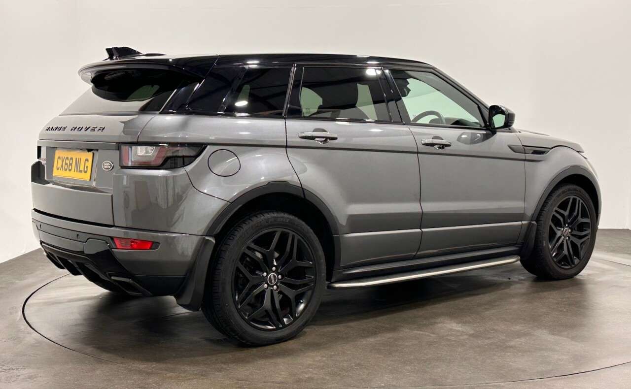 A 2018 LAND ROVER RANGE ROVER EVOQUE 2.0 TD4 HSE Dynamic SUV 5dr Diesel Auto 4WD Euro 6 (s/s) (180 ps) A 2018 LAND ROVER RANGE ROVER EVOQUE 2.0 TD4 HSE Dynamic SUV 5dr Diesel Auto 4WD Euro 6 (s/s) (180 ps)