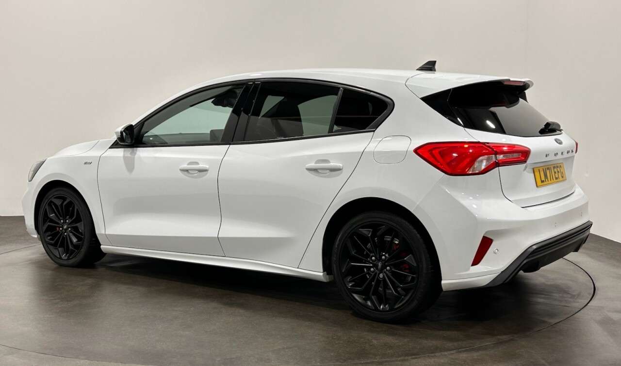 A 2021 FORD FOCUS 1.5 EcoBlue ST-Line X Hatchback 5dr Diesel Auto Euro 6 (s/s) (120 ps) A 2021 FORD FOCUS 1.5 EcoBlue ST-Line X Hatchback 5dr Diesel Auto Euro 6 (s/s) (120 ps)