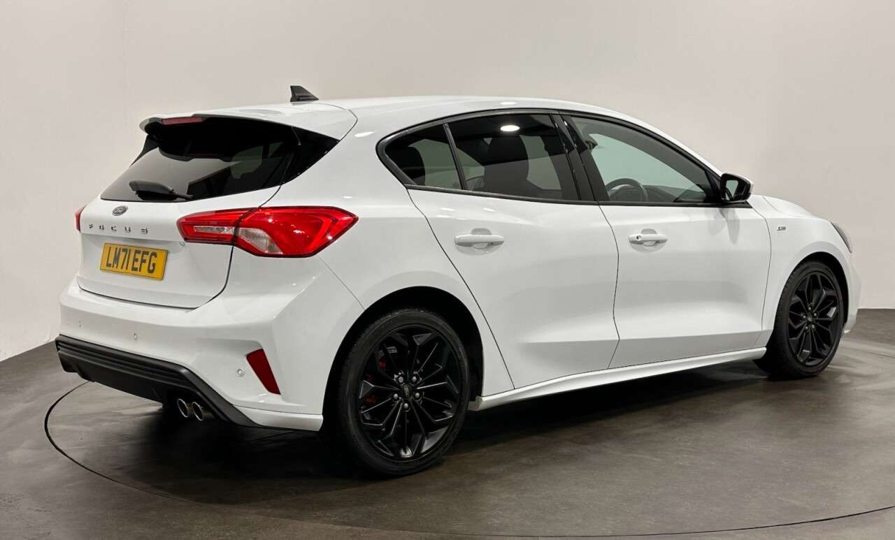 A 2021 FORD FOCUS 1.5 EcoBlue ST-Line X Hatchback 5dr Diesel Auto Euro 6 (s/s) (120 ps) A 2021 FORD FOCUS 1.5 EcoBlue ST-Line X Hatchback 5dr Diesel Auto Euro 6 (s/s) (120 ps)