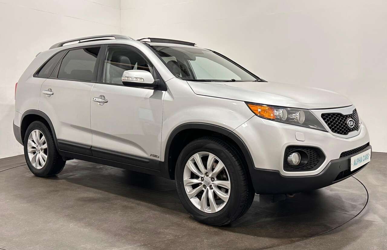 A 2012 KIA SORENTO 2.2 CRDi KX-3 SUV 5dr Diesel Auto AWD Euro 5 (SNav) (194 bhp) 7 Seater Full A 2012 KIA SORENTO 2.2 CRDi KX-3 SUV 5dr Diesel Auto AWD Euro 5 (SNav) (194 bhp) 7 Seater Full