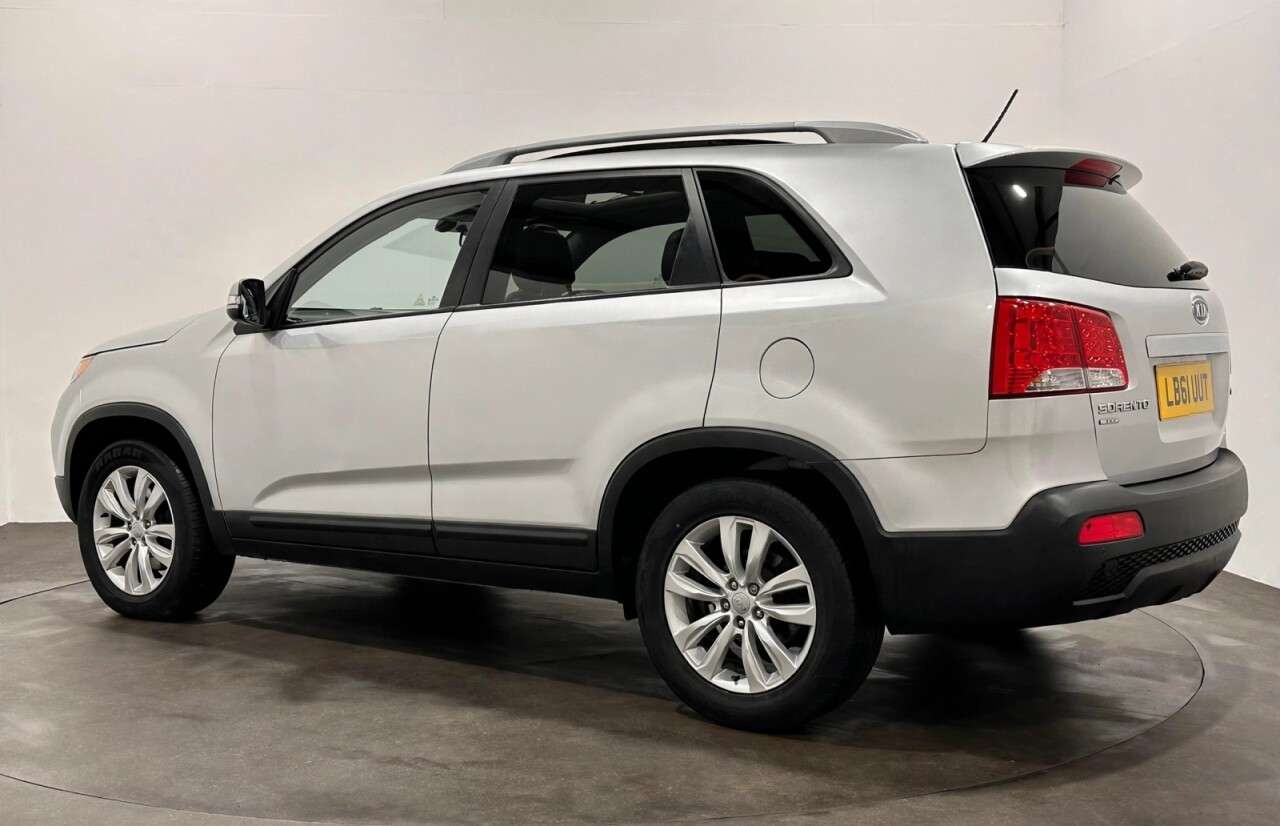 A 2012 KIA SORENTO 2.2 CRDi KX-3 SUV 5dr Diesel Auto AWD Euro 5 (SNav) (194 bhp) 7 Seater Full A 2012 KIA SORENTO 2.2 CRDi KX-3 SUV 5dr Diesel Auto AWD Euro 5 (SNav) (194 bhp) 7 Seater Full