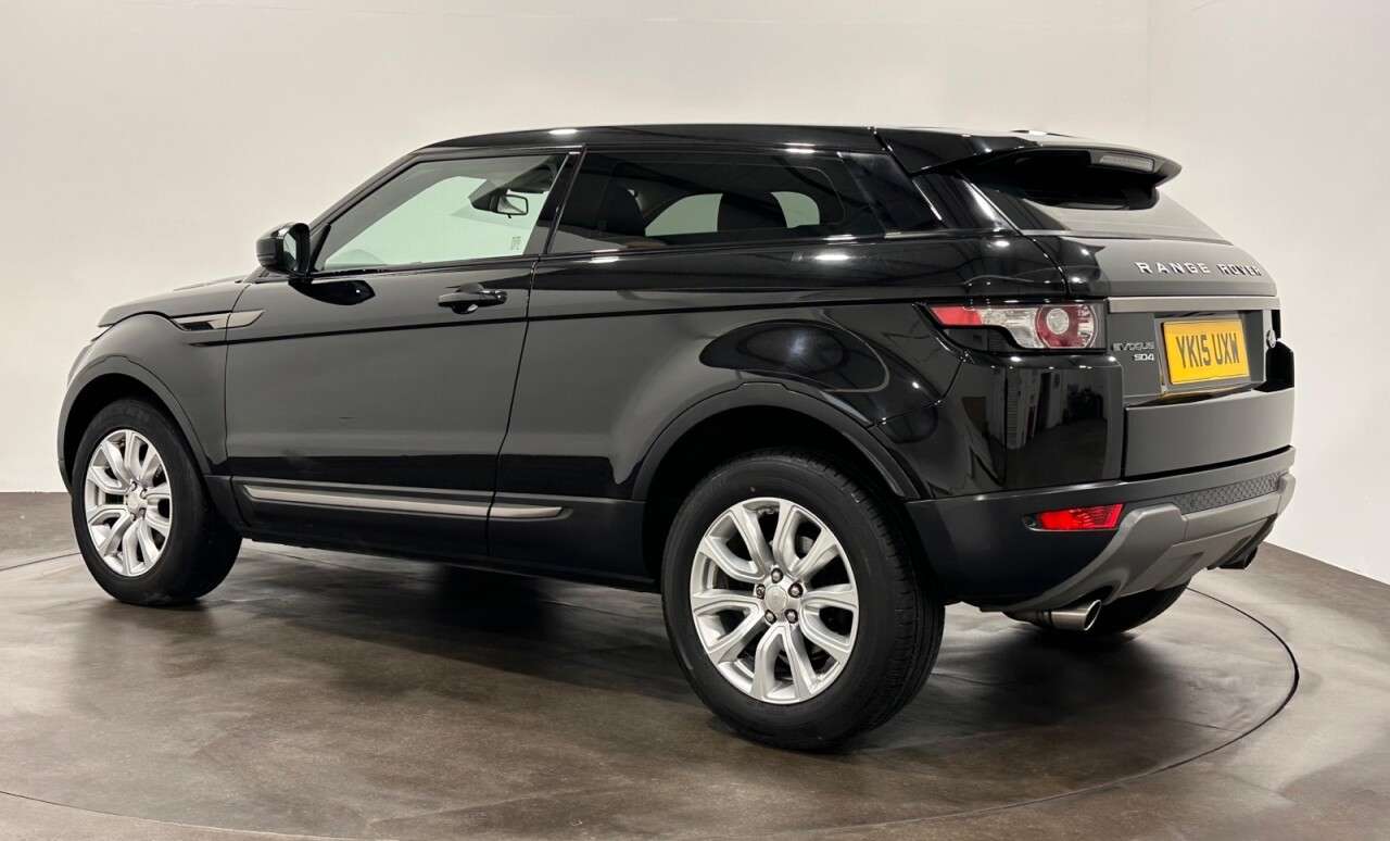 A 2015 LAND ROVER RANGE ROVER EVOQUE 2.2 SD4 Pure Tech Coupe 3dr Diesel Manual 4WD Euro 5 (s/s) (190 ps) Panoram A 2015 LAND ROVER RANGE ROVER EVOQUE 2.2 SD4 Pure Tech Coupe 3dr Diesel Manual 4WD Euro 5 (s/s) (190 ps) Panoram