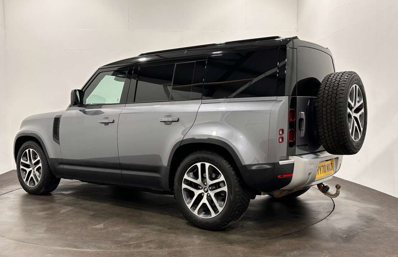 A 2021 LAND ROVER DEFENDER 110 3.0 D300 MHEV SE Hard Top SUV 5dr Diesel Auto 4WD MWB Euro 6 (s/s) (300 ps) A 2021 LAND ROVER DEFENDER 110 3.0 D300 MHEV SE Hard Top SUV 5dr Diesel Auto 4WD MWB Euro 6 (s/s) (300 ps)
