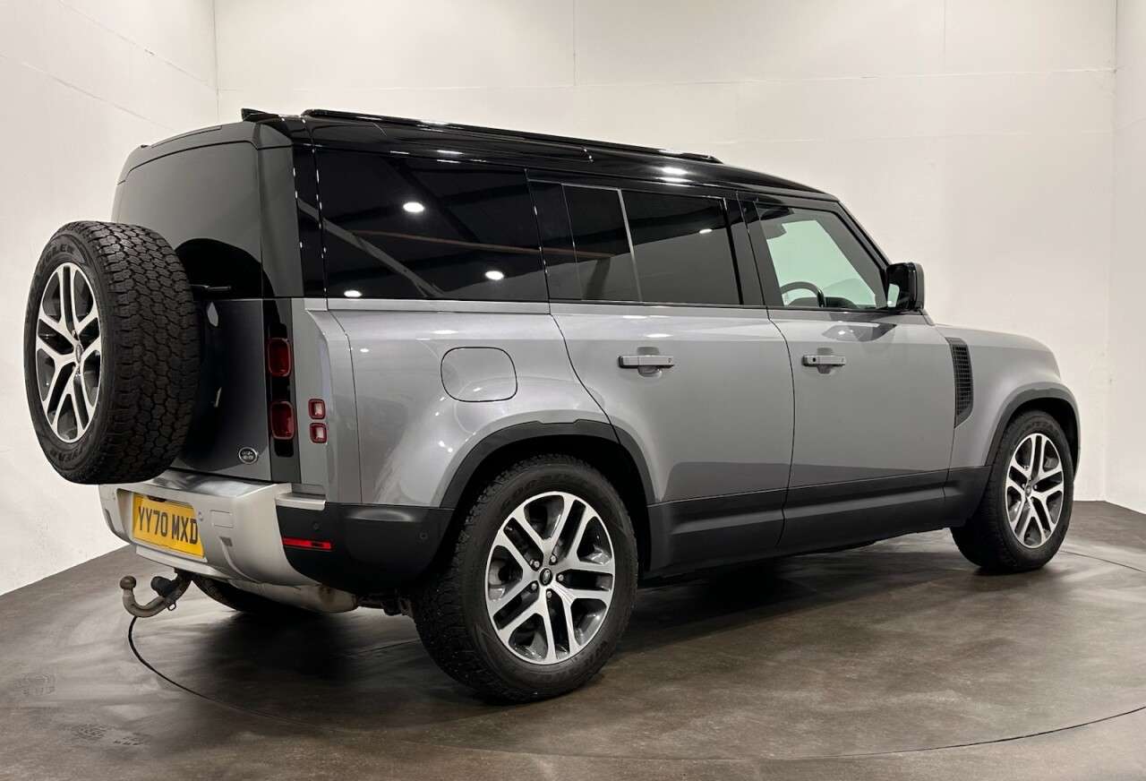 A 2021 LAND ROVER DEFENDER 110 3.0 D300 MHEV SE Hard Top SUV 5dr Diesel Auto 4WD MWB Euro 6 (s/s) (300 ps) A 2021 LAND ROVER DEFENDER 110 3.0 D300 MHEV SE Hard Top SUV 5dr Diesel Auto 4WD MWB Euro 6 (s/s) (300 ps)