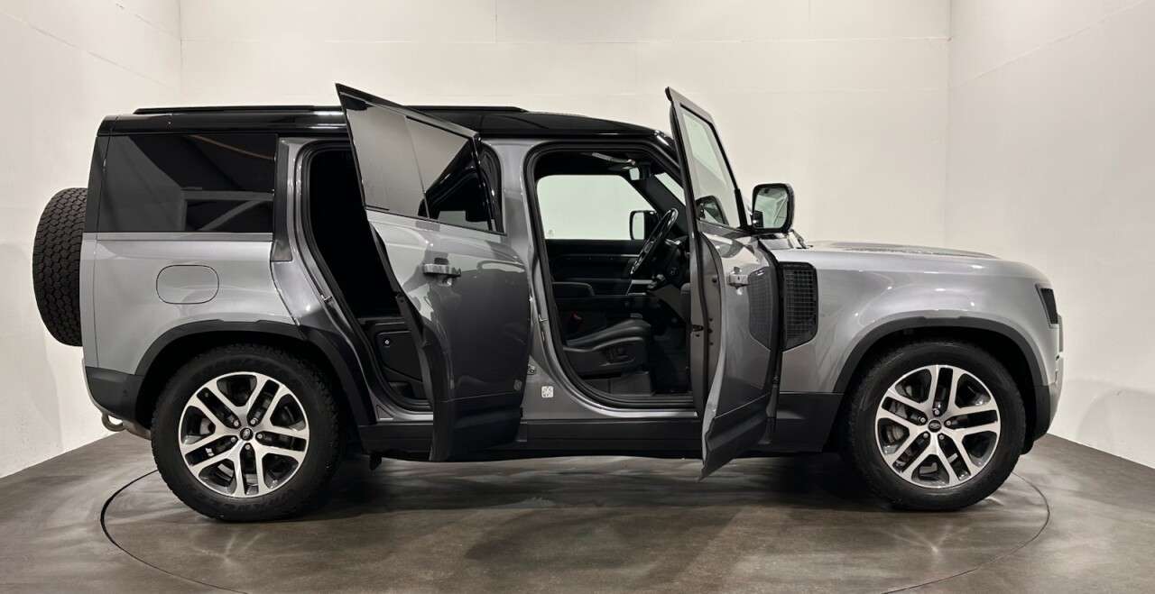 2021 LAND ROVER DEFENDER 110 2021 LAND ROVER DEFENDER 110