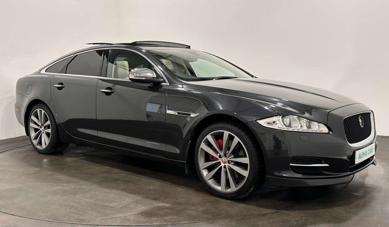 A 2014 JAGUAR XJ 3.0d V6 Portfolio Saloon 4dr Diesel Auto Euro 5 (s/s) (275 ps) Meridan Audi A 2014 JAGUAR XJ 3.0d V6 Portfolio Saloon 4dr Diesel Auto Euro 5 (s/s) (275 ps) Meridan Audi