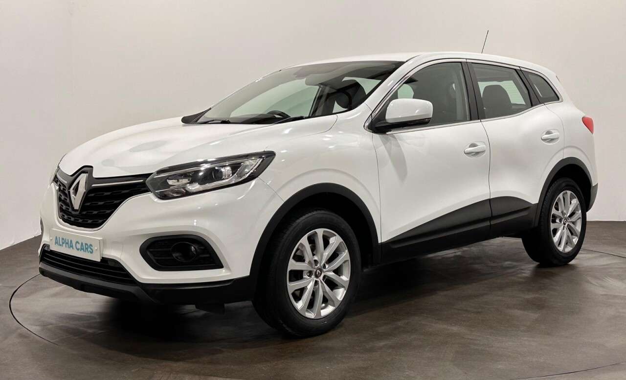 A 2019 RENAULT KADJAR 1.3 TCe Play SUV 5dr Petrol Manual Euro 6 (s/s) (140 ps) A 2019 RENAULT KADJAR 1.3 TCe Play SUV 5dr Petrol Manual Euro 6 (s/s) (140 ps)