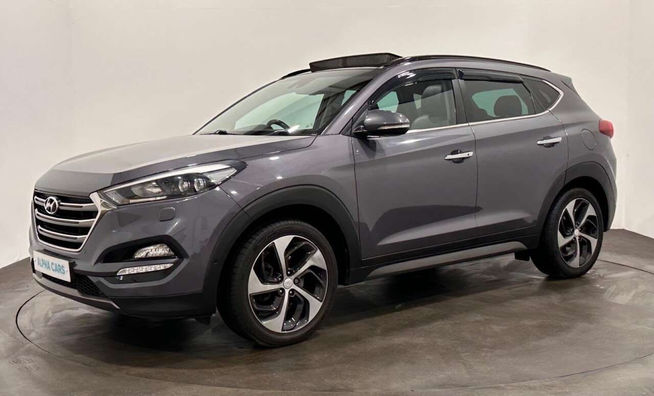 A 2015 HYUNDAI TUCSON 2.0 CRDi Premium SE SUV 5dr Diesel Auto 4WD Euro 6 (185 ps) A 2015 HYUNDAI TUCSON 2.0 CRDi Premium SE SUV 5dr Diesel Auto 4WD Euro 6 (185 ps)
