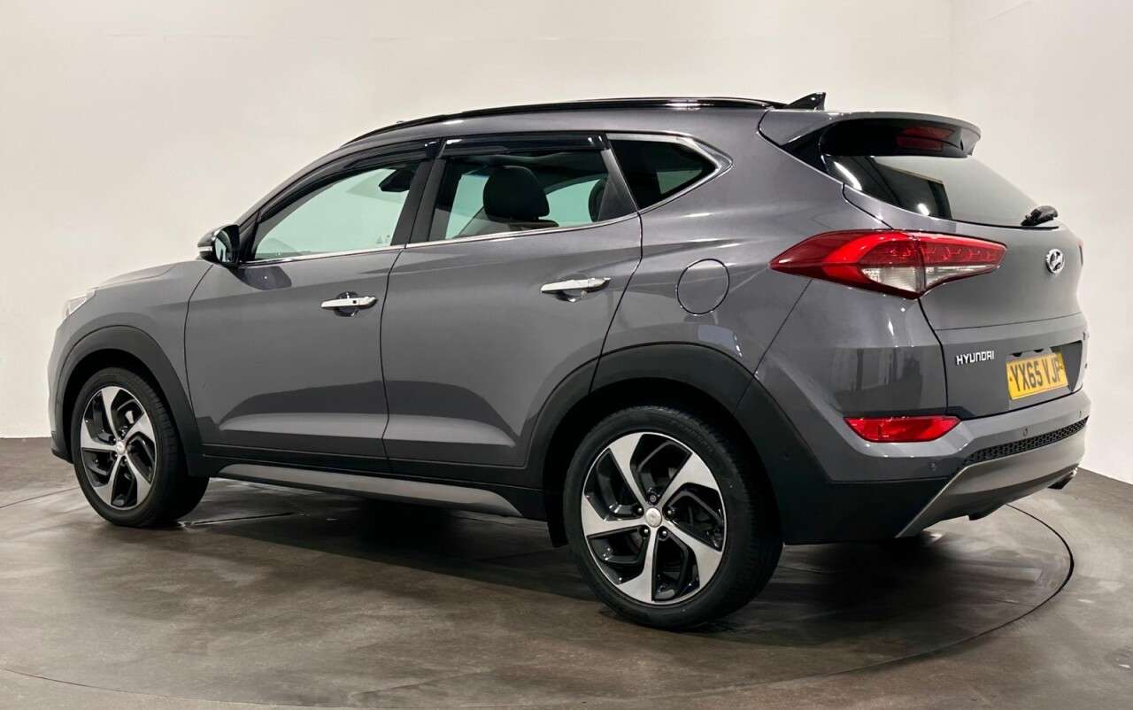 A 2015 HYUNDAI TUCSON 2.0 CRDi Premium SE SUV 5dr Diesel Auto 4WD Euro 6 (185 ps) A 2015 HYUNDAI TUCSON 2.0 CRDi Premium SE SUV 5dr Diesel Auto 4WD Euro 6 (185 ps)