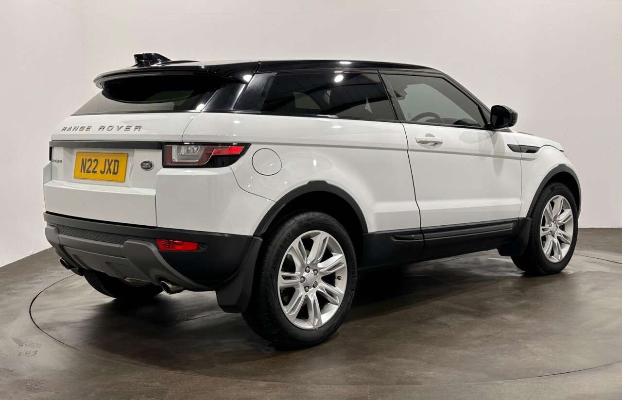 A 2018 LAND ROVER RANGE ROVER EVOQUE 2.0 TD4 SE Tech Coupe 3dr Diesel Auto 4WD Euro 6 (s/s) (180 ps) A 2018 LAND ROVER RANGE ROVER EVOQUE 2.0 TD4 SE Tech Coupe 3dr Diesel Auto 4WD Euro 6 (s/s) (180 ps)
