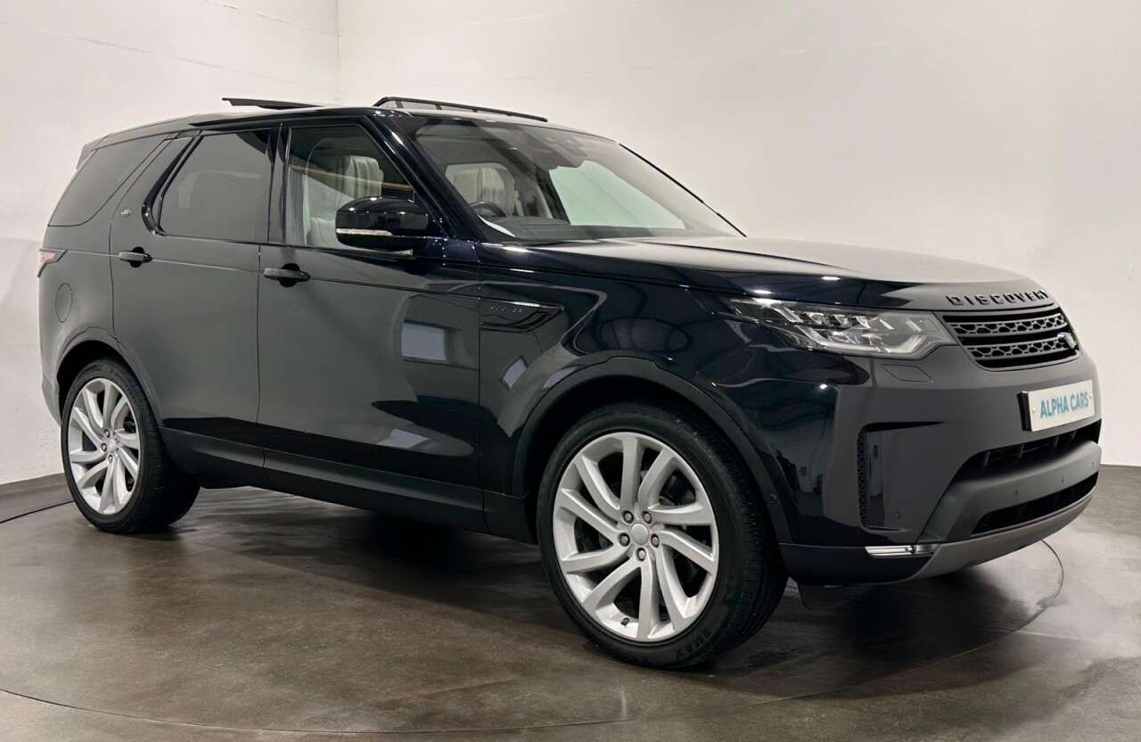 A 2017 LAND ROVER DISCOVERY 3.0 TD V6 First Edition SUV 5dr Diesel Auto 4WD Euro 6 (s/s) (258 ps) Rear A 2017 LAND ROVER DISCOVERY 3.0 TD V6 First Edition SUV 5dr Diesel Auto 4WD Euro 6 (s/s) (258 ps) Rear
