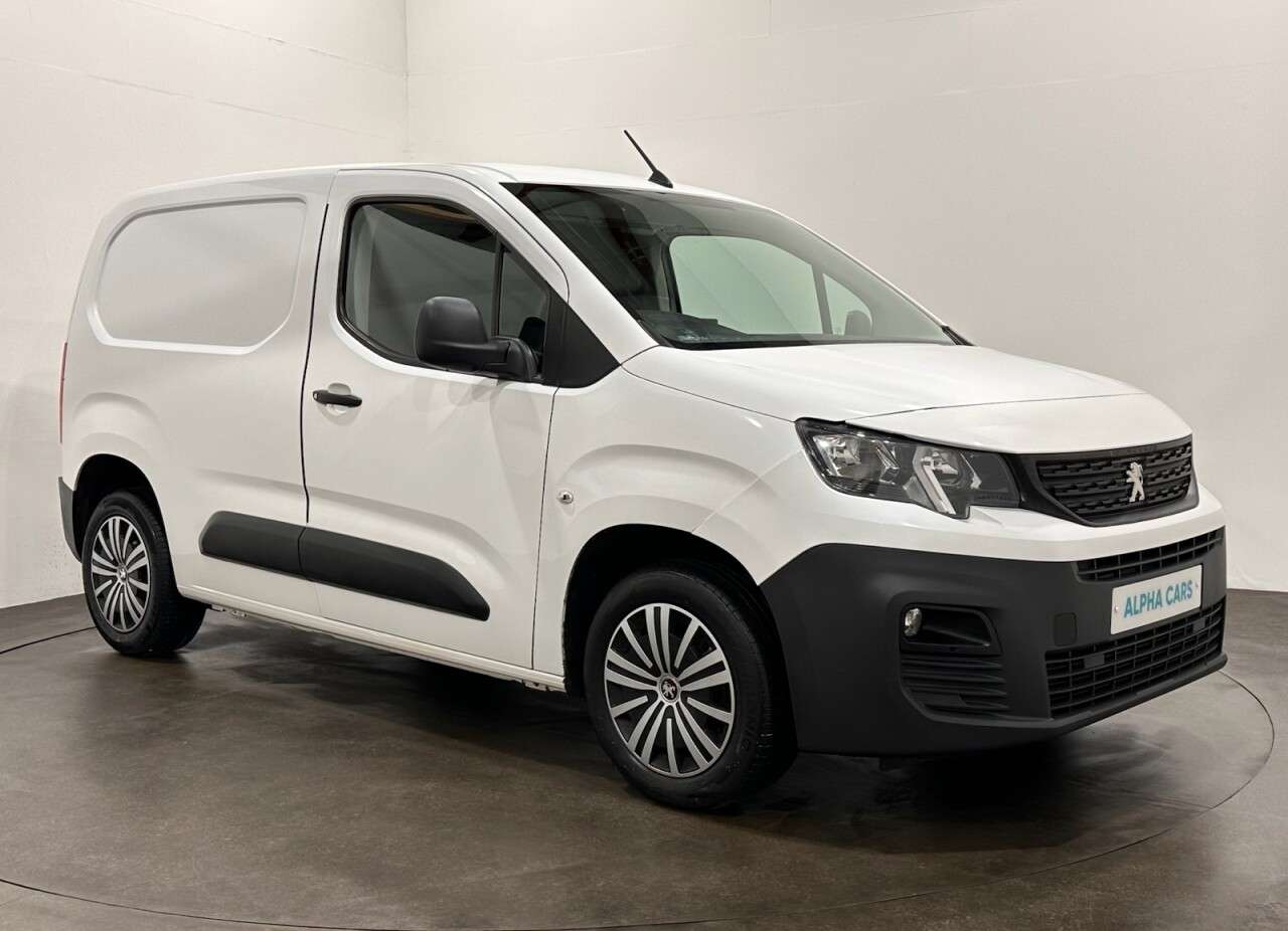 A 2019 PEUGEOT PARTNER 1.6 BlueHDi 1000 Professional Standard Panel Van 5dr Diesel Manual SWB Euro A 2019 PEUGEOT PARTNER 1.6 BlueHDi 1000 Professional Standard Panel Van 5dr Diesel Manual SWB Euro