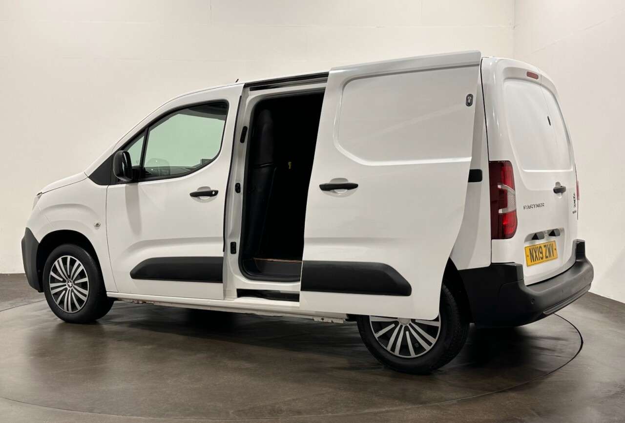 A 2019 PEUGEOT PARTNER 1.6 BlueHDi 1000 Professional Standard Panel Van 5dr Diesel Manual SWB Euro A 2019 PEUGEOT PARTNER 1.6 BlueHDi 1000 Professional Standard Panel Van 5dr Diesel Manual SWB Euro