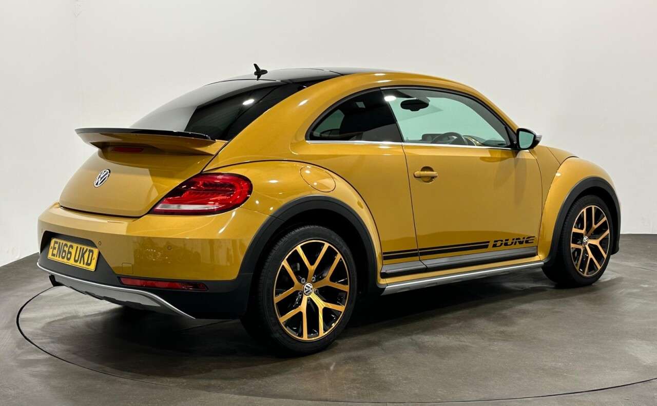 A 2016 VOLKSWAGEN BEETLE 1.2 TSI BlueMotion Tech Dune Hatchback 3dr Petrol Manual Euro 6 (s/s) (105 A 2016 VOLKSWAGEN BEETLE 1.2 TSI BlueMotion Tech Dune Hatchback 3dr Petrol Manual Euro 6 (s/s) (105
