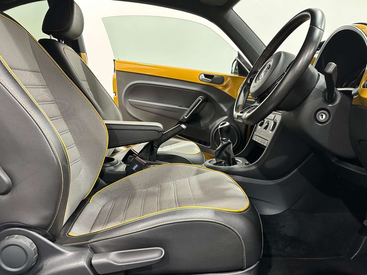 2016 VOLKSWAGEN BEETLE 2016 VOLKSWAGEN BEETLE