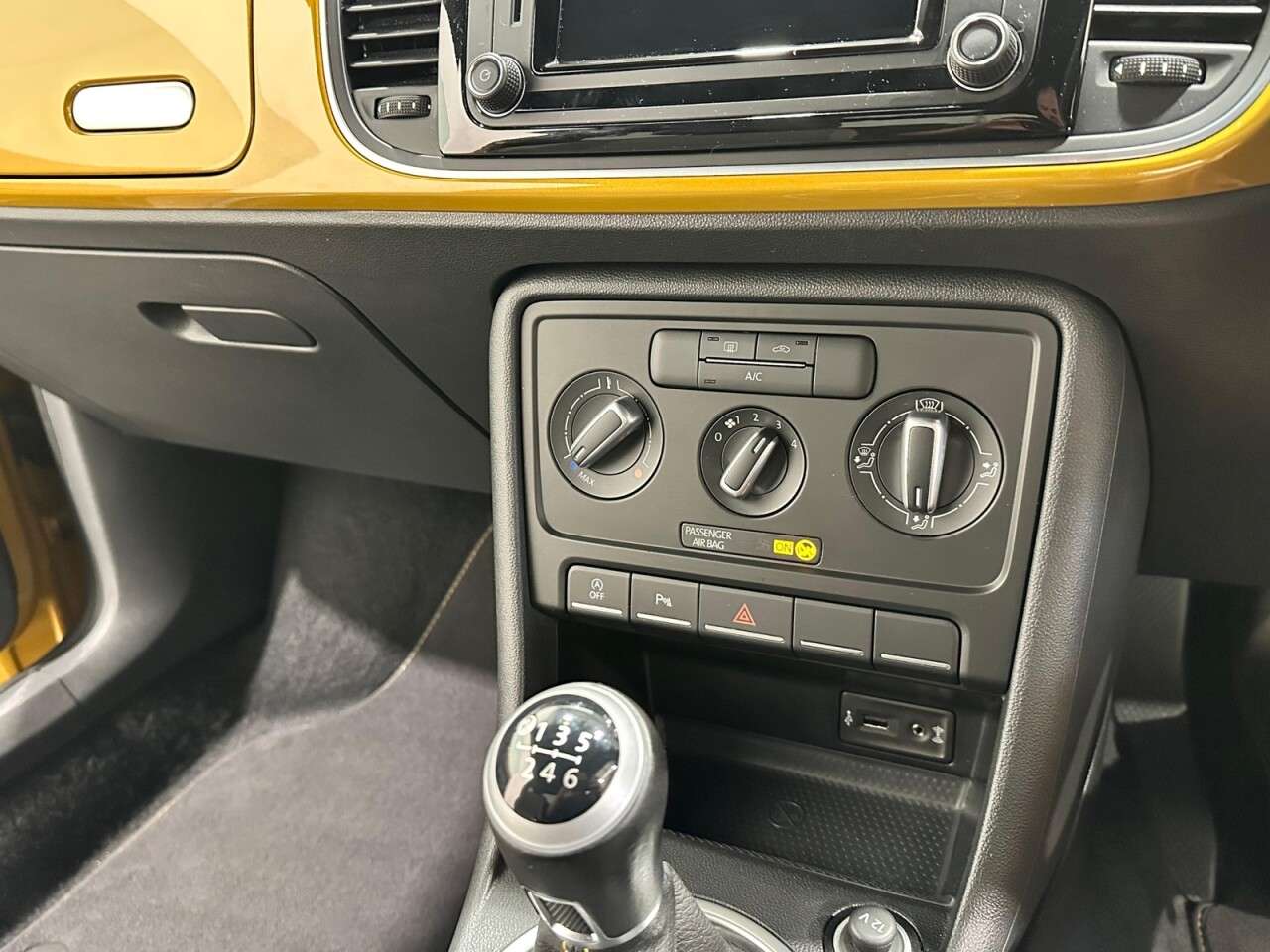 2016 VOLKSWAGEN BEETLE 2016 VOLKSWAGEN BEETLE