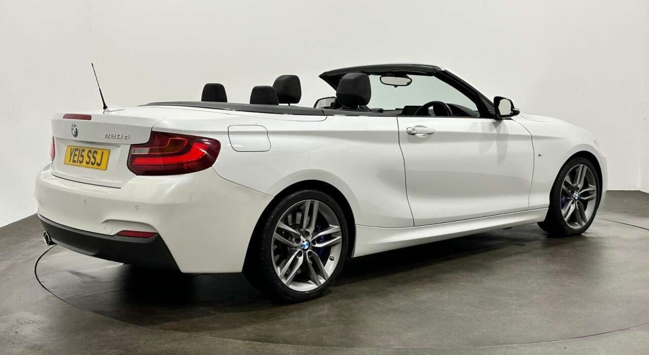 A 2015 BMW 2 SERIES 2.0 220d M Sport Convertible 2dr Diesel Auto Euro 6 (s/s) (190 ps) £7617 Op A 2015 BMW 2 SERIES 2.0 220d M Sport Convertible 2dr Diesel Auto Euro 6 (s/s) (190 ps) £7617 Op