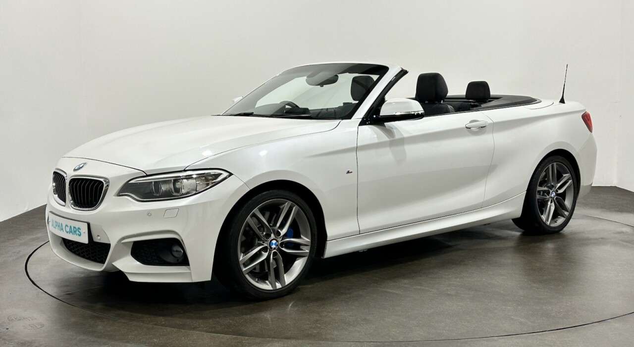 A 2015 BMW 2 SERIES 2.0 220d M Sport Convertible 2dr Diesel Auto Euro 6 (s/s) (190 ps) £7617 Op A 2015 BMW 2 SERIES 2.0 220d M Sport Convertible 2dr Diesel Auto Euro 6 (s/s) (190 ps) £7617 Op