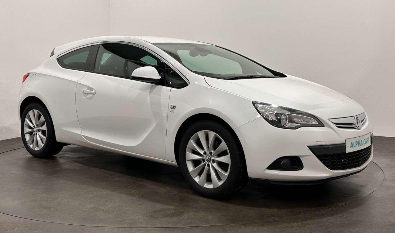 A 2016 VAUXHALL ASTRA GTC SRI S/S A 2016 VAUXHALL ASTRA GTC SRI S/S