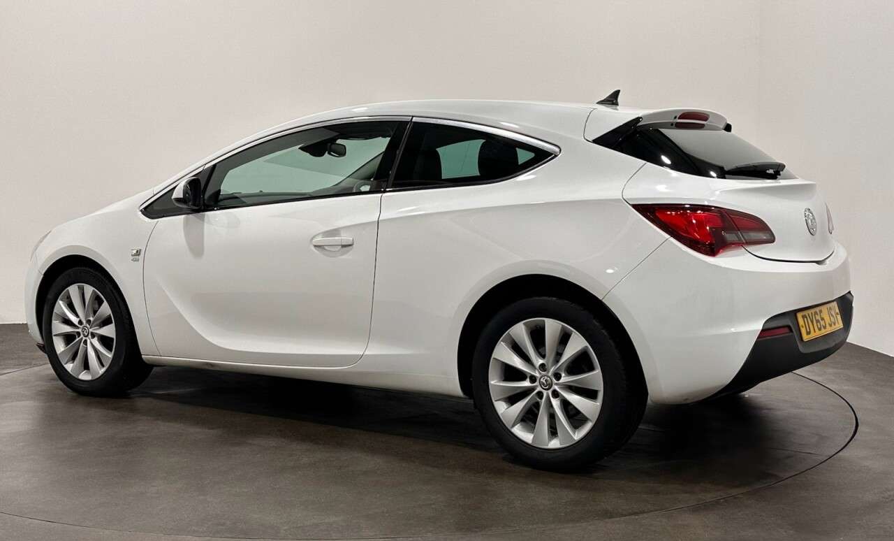 A 2016 VAUXHALL ASTRA GTC SRI S/S A 2016 VAUXHALL ASTRA GTC SRI S/S