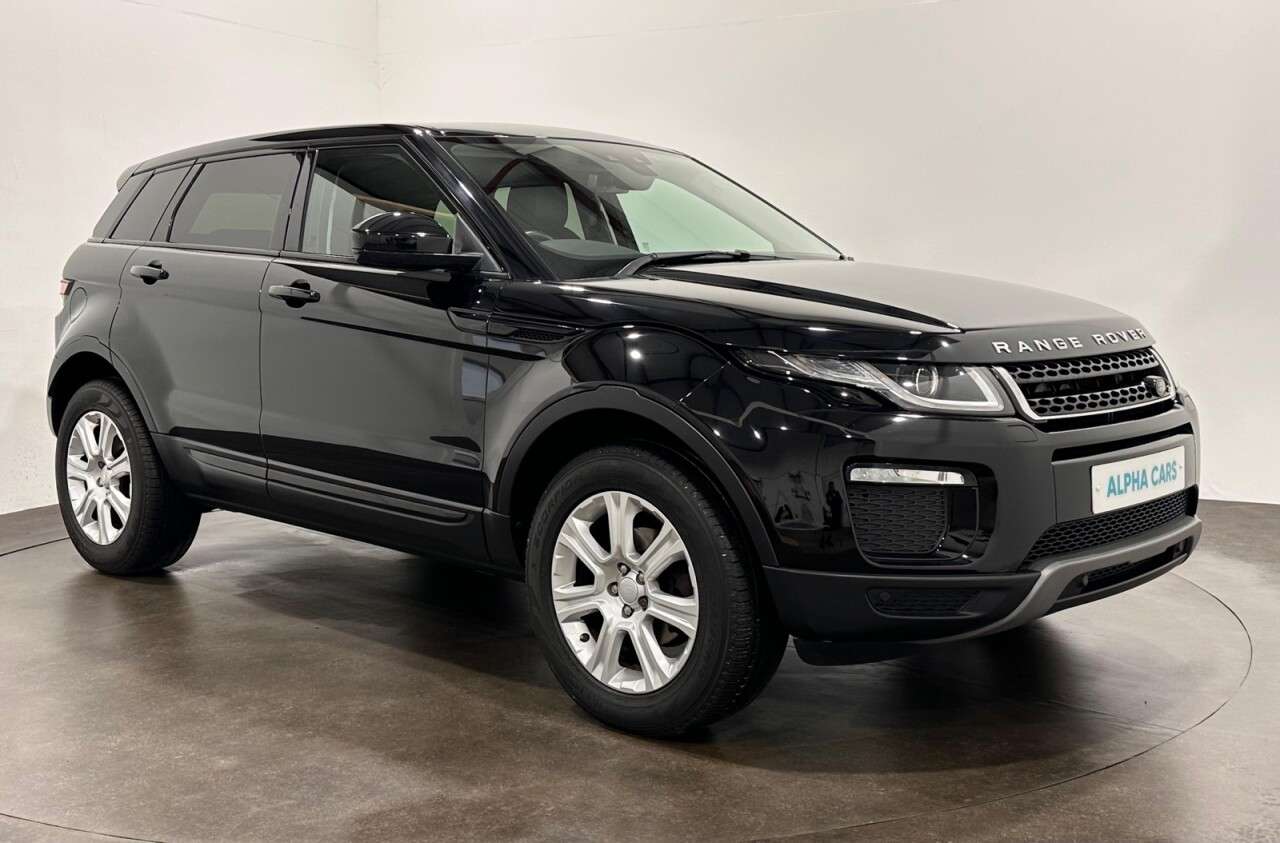 A 2018 LAND ROVER RANGE ROVER EVOQUE 2.0 eD4 SE Tech SUV 5dr Diesel Manual FWD Euro 6 (s/s) (150 ps) A 2018 LAND ROVER RANGE ROVER EVOQUE 2.0 eD4 SE Tech SUV 5dr Diesel Manual FWD Euro 6 (s/s) (150 ps)