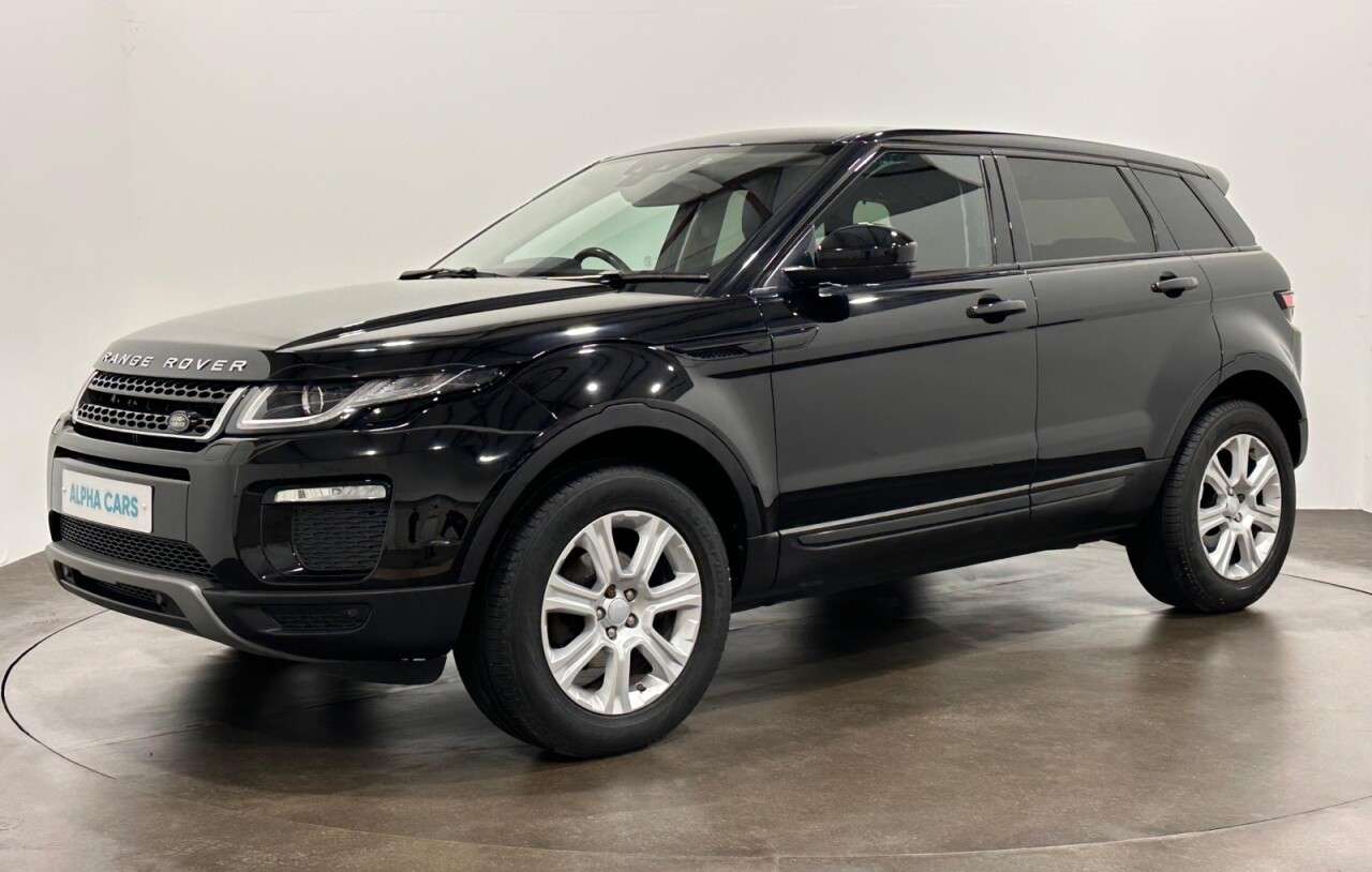 A 2018 LAND ROVER RANGE ROVER EVOQUE 2.0 eD4 SE Tech SUV 5dr Diesel Manual FWD Euro 6 (s/s) (150 ps) A 2018 LAND ROVER RANGE ROVER EVOQUE 2.0 eD4 SE Tech SUV 5dr Diesel Manual FWD Euro 6 (s/s) (150 ps)
