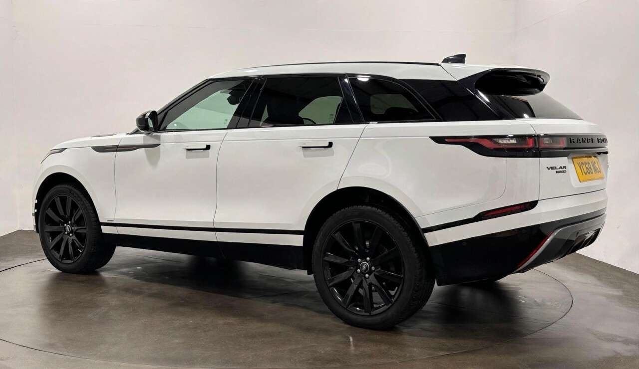 A 2018 LAND ROVER RANGE ROVER VELAR 2.0 D180 R-Dynamic HSE SUV 5dr Diesel Auto 4WD Euro 6 (s/s) (180 ps) A 2018 LAND ROVER RANGE ROVER VELAR 2.0 D180 R-Dynamic HSE SUV 5dr Diesel Auto 4WD Euro 6 (s/s) (180 ps)
