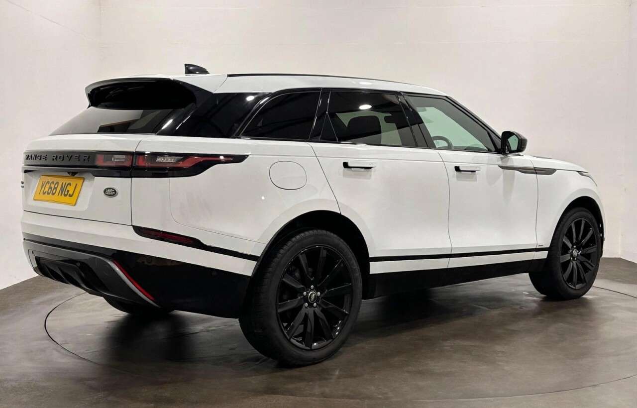 A 2018 LAND ROVER RANGE ROVER VELAR 2.0 D180 R-Dynamic HSE SUV 5dr Diesel Auto 4WD Euro 6 (s/s) (180 ps) A 2018 LAND ROVER RANGE ROVER VELAR 2.0 D180 R-Dynamic HSE SUV 5dr Diesel Auto 4WD Euro 6 (s/s) (180 ps)