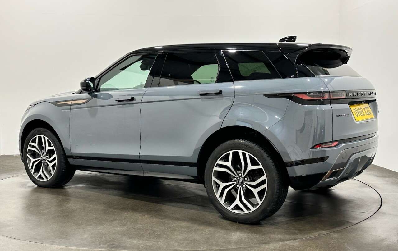A 2019 LAND ROVER RANGE ROVER EVOQUE 2.0 D180 First Edition SUV 5dr Diesel Auto 4WD Euro 6 (s/s) (180 ps) Heated A 2019 LAND ROVER RANGE ROVER EVOQUE 2.0 D180 First Edition SUV 5dr Diesel Auto 4WD Euro 6 (s/s) (180 ps) Heated