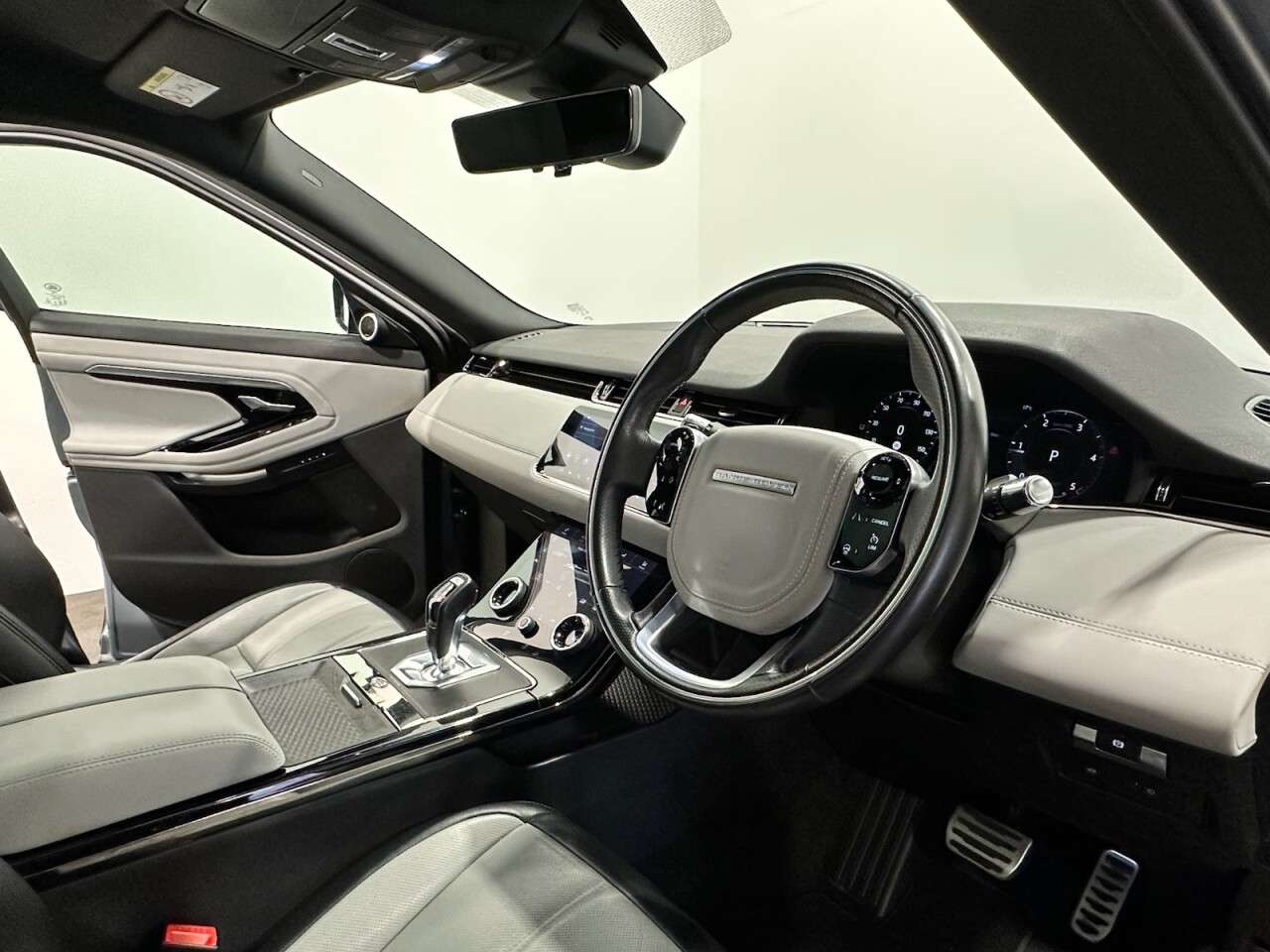 2019 LAND ROVER RANGE ROVER EVOQUE 2019 LAND ROVER RANGE ROVER EVOQUE