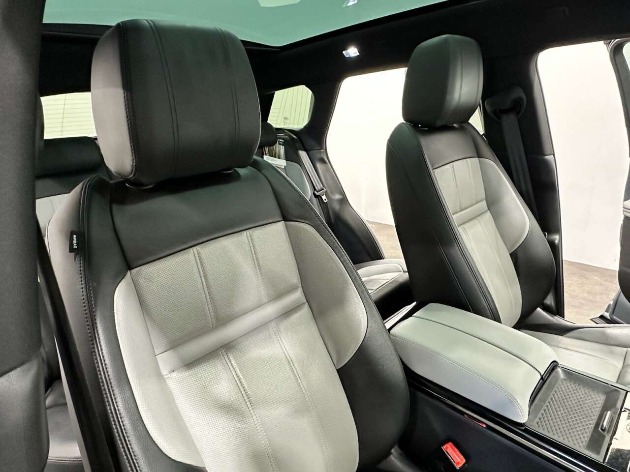 2019 LAND ROVER RANGE ROVER EVOQUE 2019 LAND ROVER RANGE ROVER EVOQUE