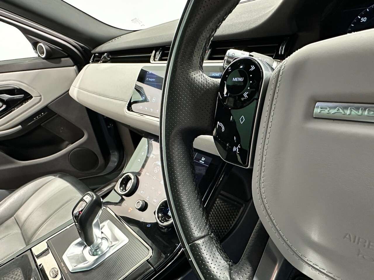 2019 LAND ROVER RANGE ROVER EVOQUE 2019 LAND ROVER RANGE ROVER EVOQUE