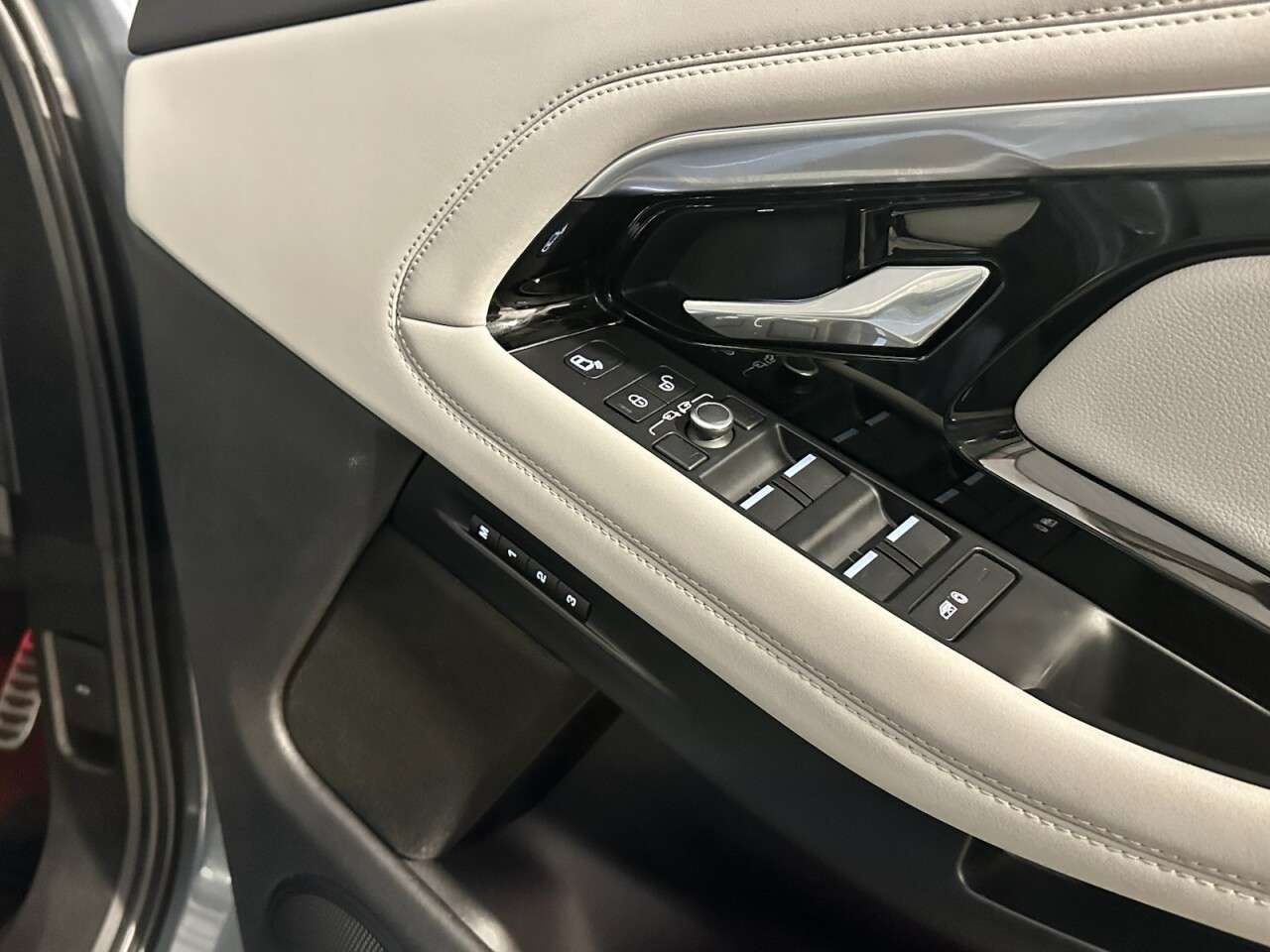 2019 LAND ROVER RANGE ROVER EVOQUE 2019 LAND ROVER RANGE ROVER EVOQUE