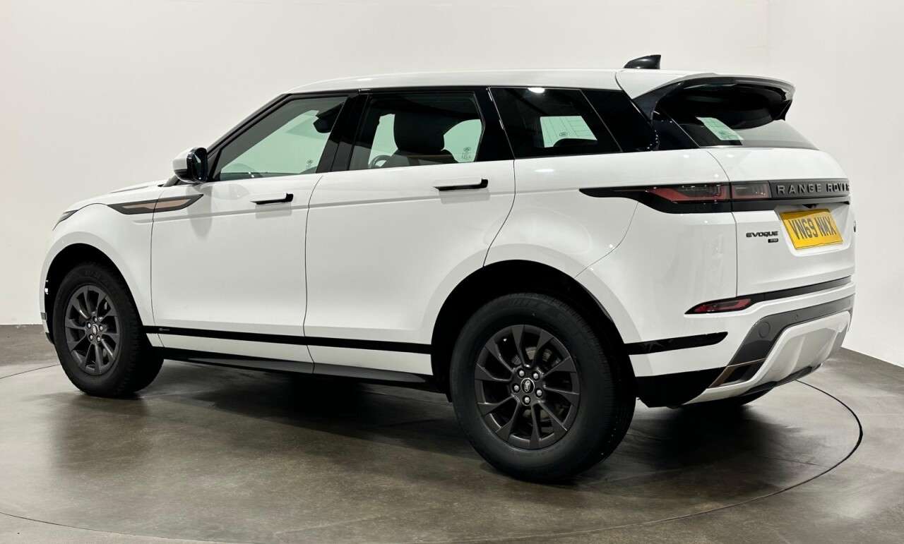 A 2019 LAND ROVER RANGE ROVER EVOQUE 2.0 D150 R-Dynamic SUV 5dr Diesel Manual FWD Euro 6 (s/s) (150 ps) 10" Touc A 2019 LAND ROVER RANGE ROVER EVOQUE 2.0 D150 R-Dynamic SUV 5dr Diesel Manual FWD Euro 6 (s/s) (150 ps) 10" Touc