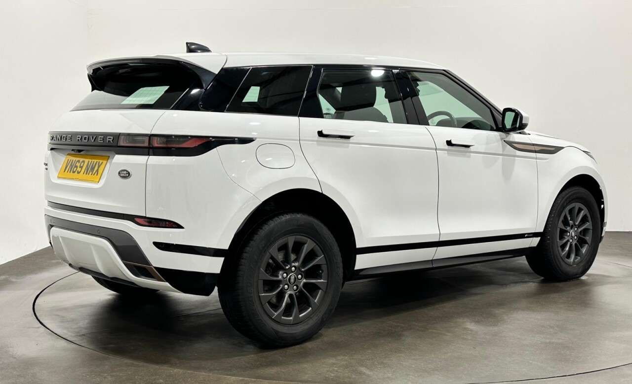 A 2019 LAND ROVER RANGE ROVER EVOQUE 2.0 D150 R-Dynamic SUV 5dr Diesel Manual FWD Euro 6 (s/s) (150 ps) 10" Touc A 2019 LAND ROVER RANGE ROVER EVOQUE 2.0 D150 R-Dynamic SUV 5dr Diesel Manual FWD Euro 6 (s/s) (150 ps) 10" Touc